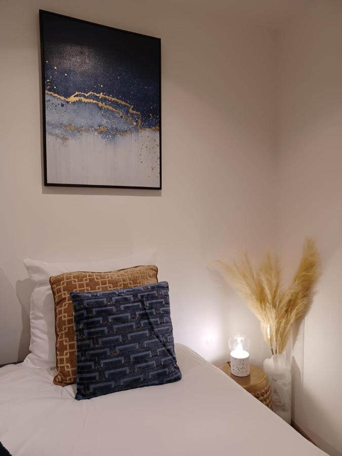 Le Petit Dubai Apartman Douai Kültér fotó